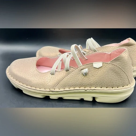On Foot- Pink‎ Shimmer, Stretch Lace Shoes- Size:37